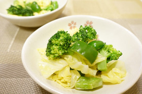 春キャベツとブロッコリーの温野菜和え物